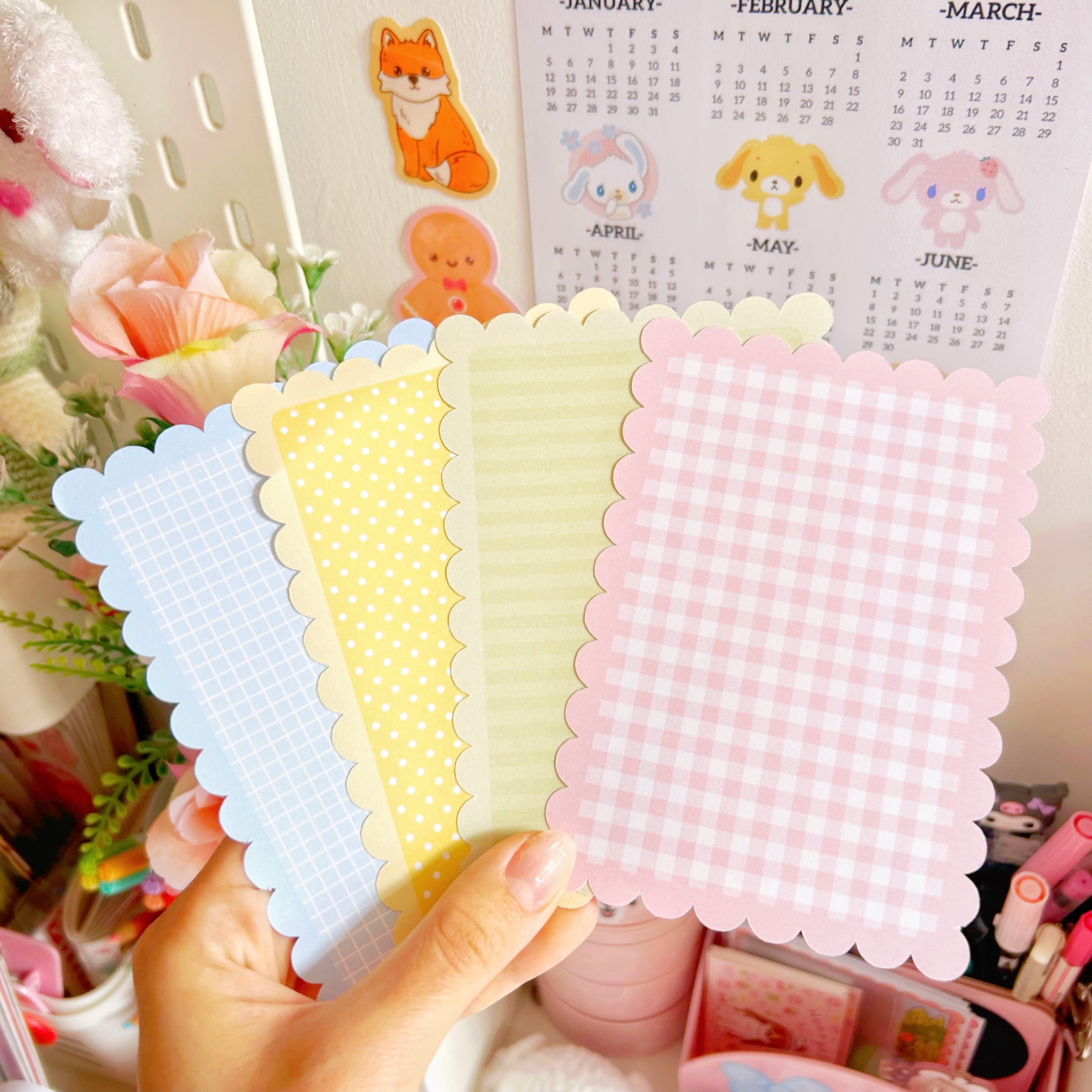Scalloped Edge memos, pastel memo note papers